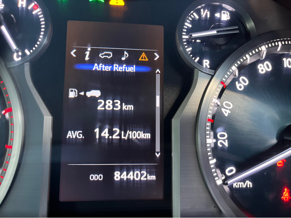 2023 Toyota Landcruiser - image 14