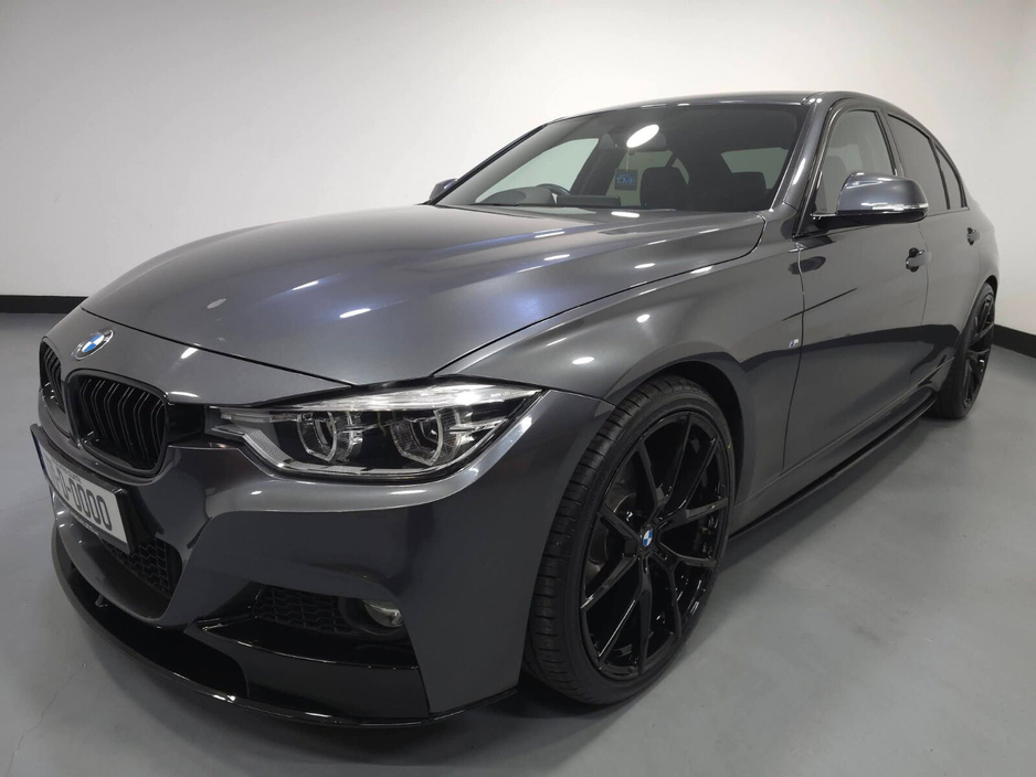 2017 BMW 3 Series - image 3