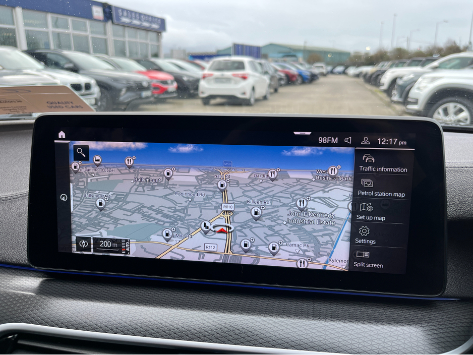 2022 BMW 5 Series - image 19