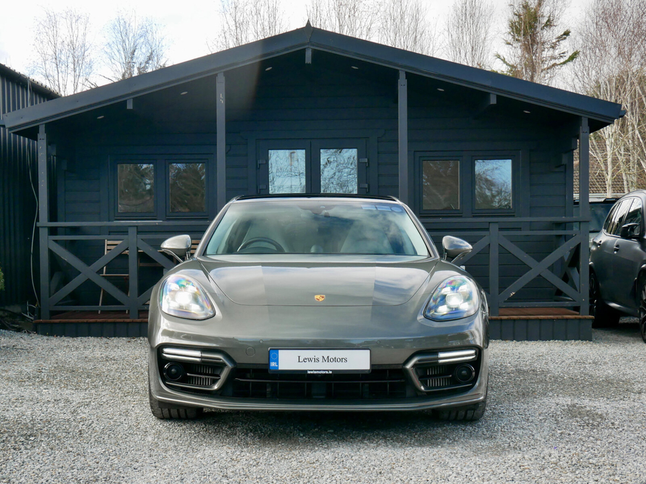2023 Porsche Panamera - image 26