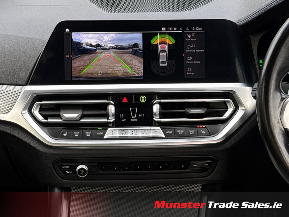 2021 BMW 3 Series - image 12