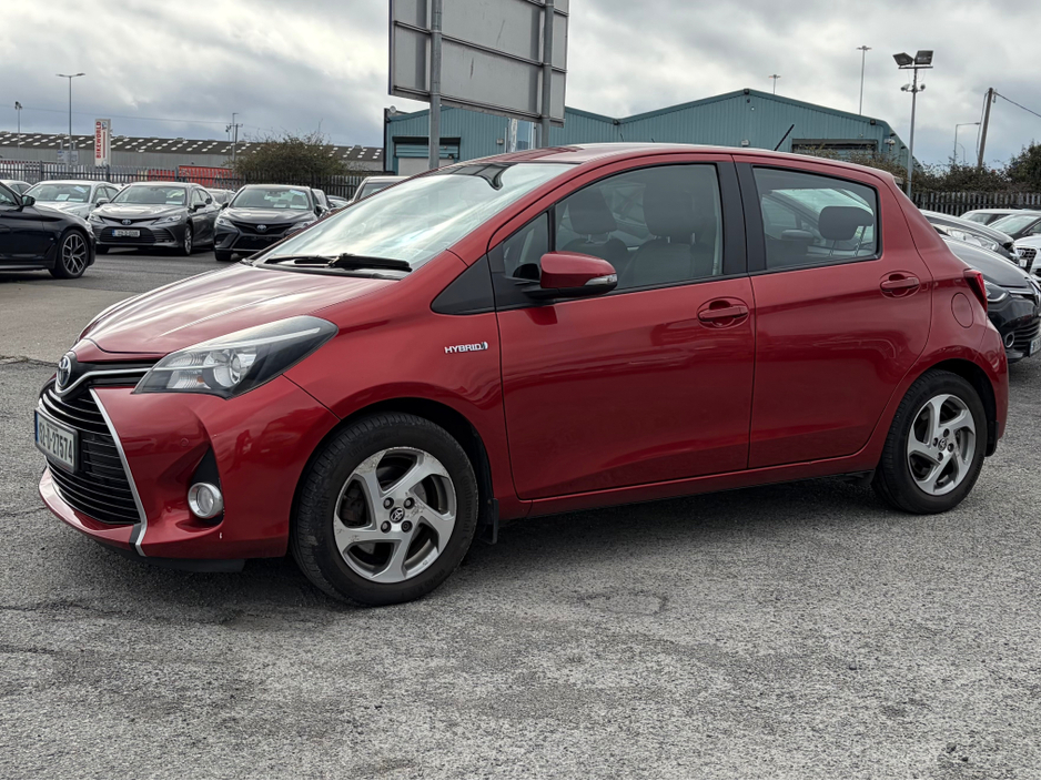 2015 Toyota Yaris - image 3