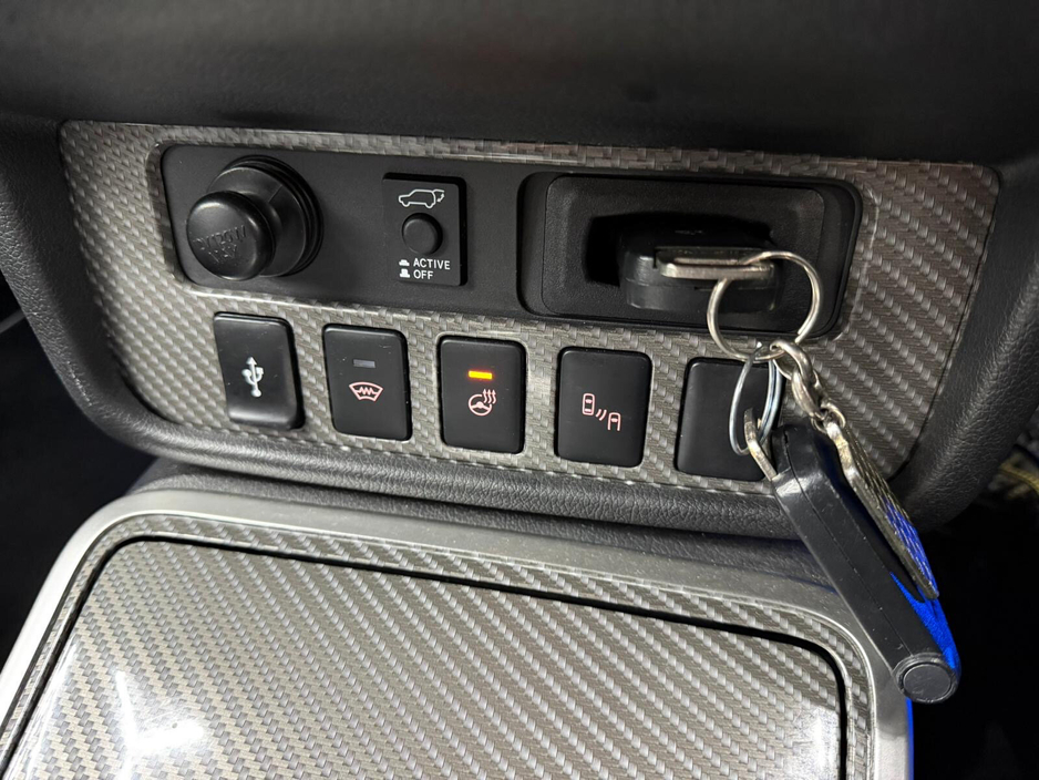 2018 Mitsubishi Outlander 2.4L Plug-in EV Intense 5 seat €16,950