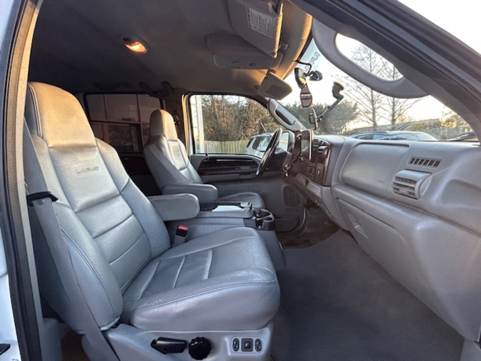 2005 Ford F Series - image 15