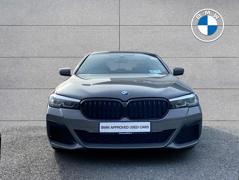 2022 BMW 5 Series - image 16