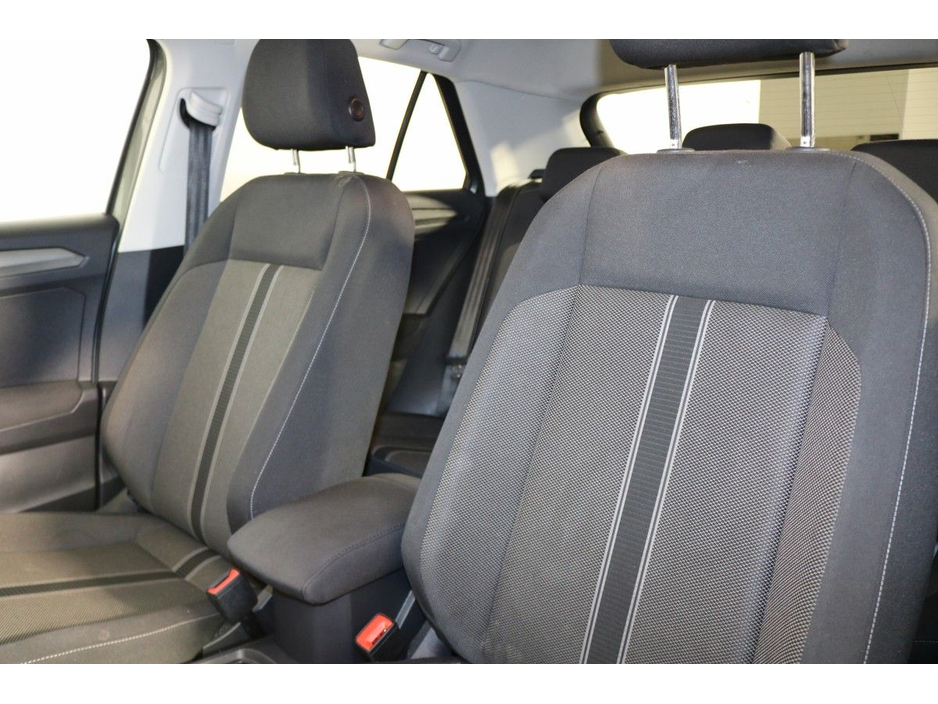 2020 Volkswagen T-Roc - image 11