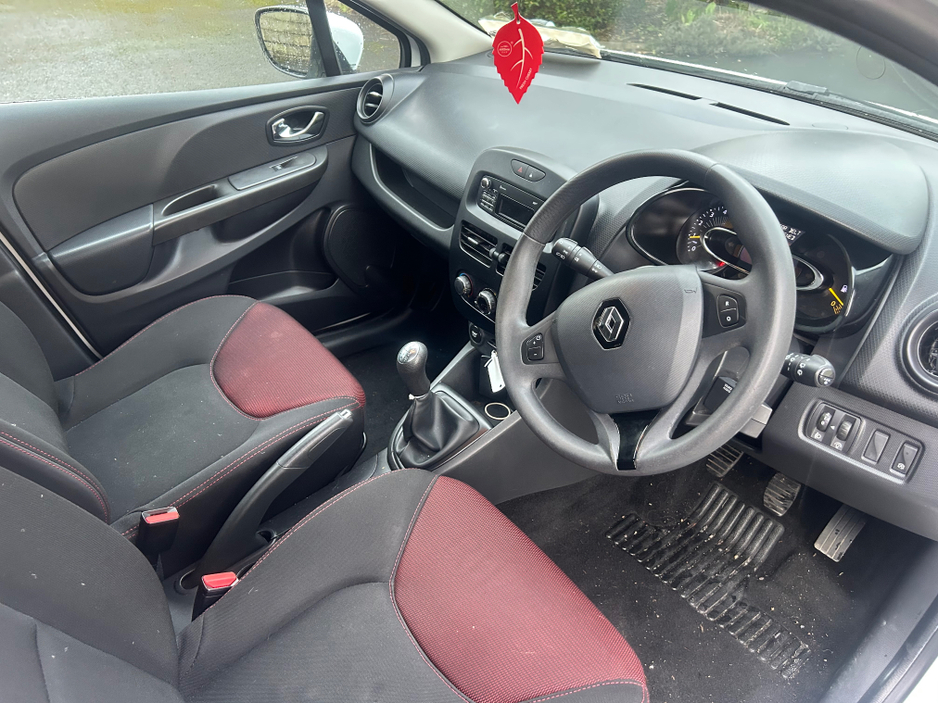 2015 Renault Clio IV EXPRESSION 1.5 DCI 90 4DR €7,800