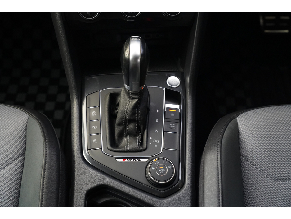 2019 Volkswagen Tiguan - image 17