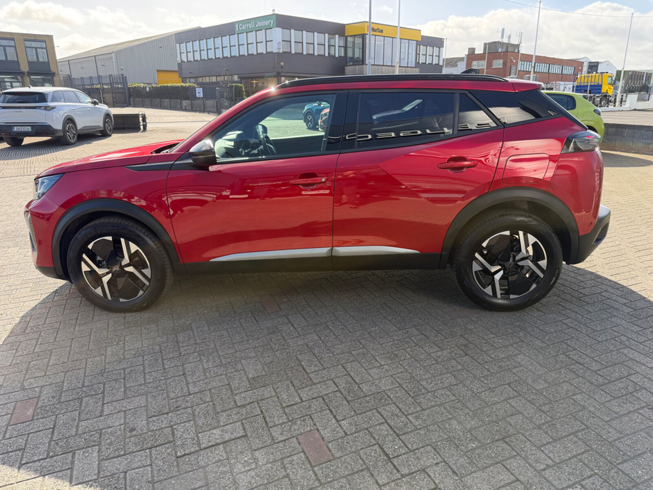 2025 Peugeot 2008 - image 8