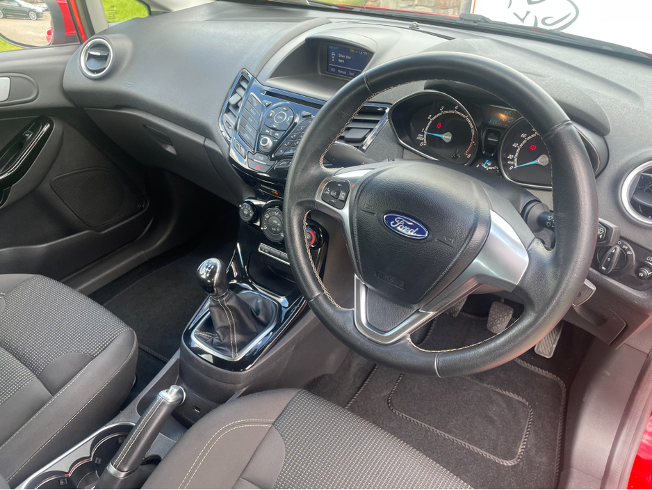 2017 Ford Fiesta - image 11