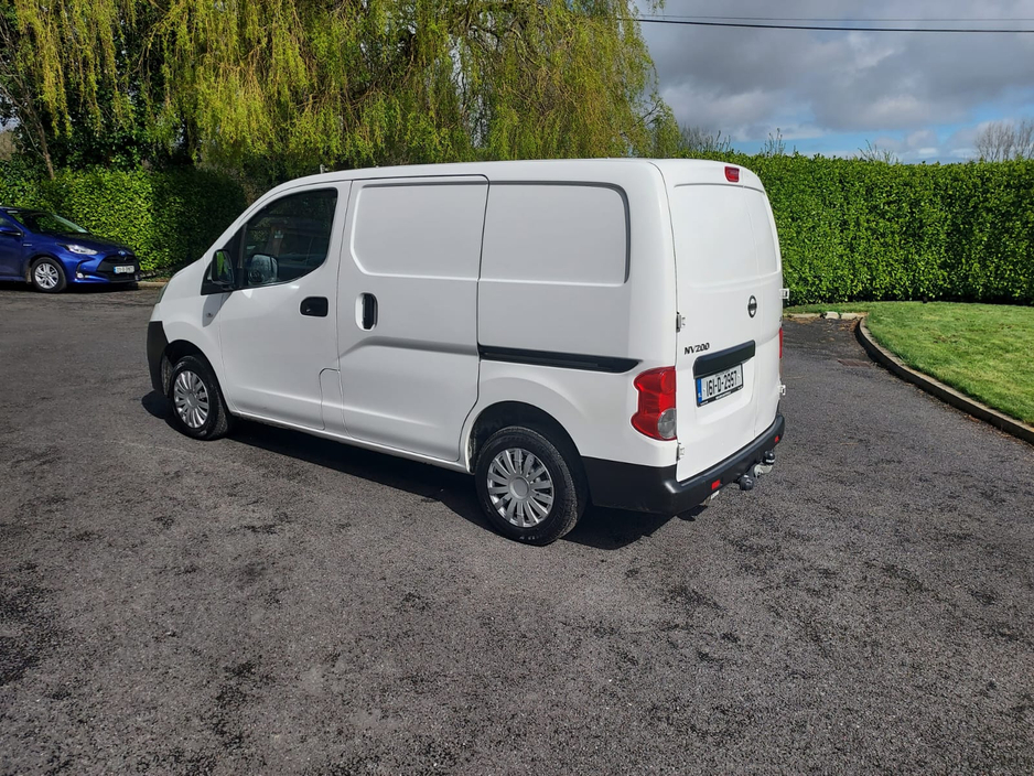 2016 Nissan NV200 - image 6