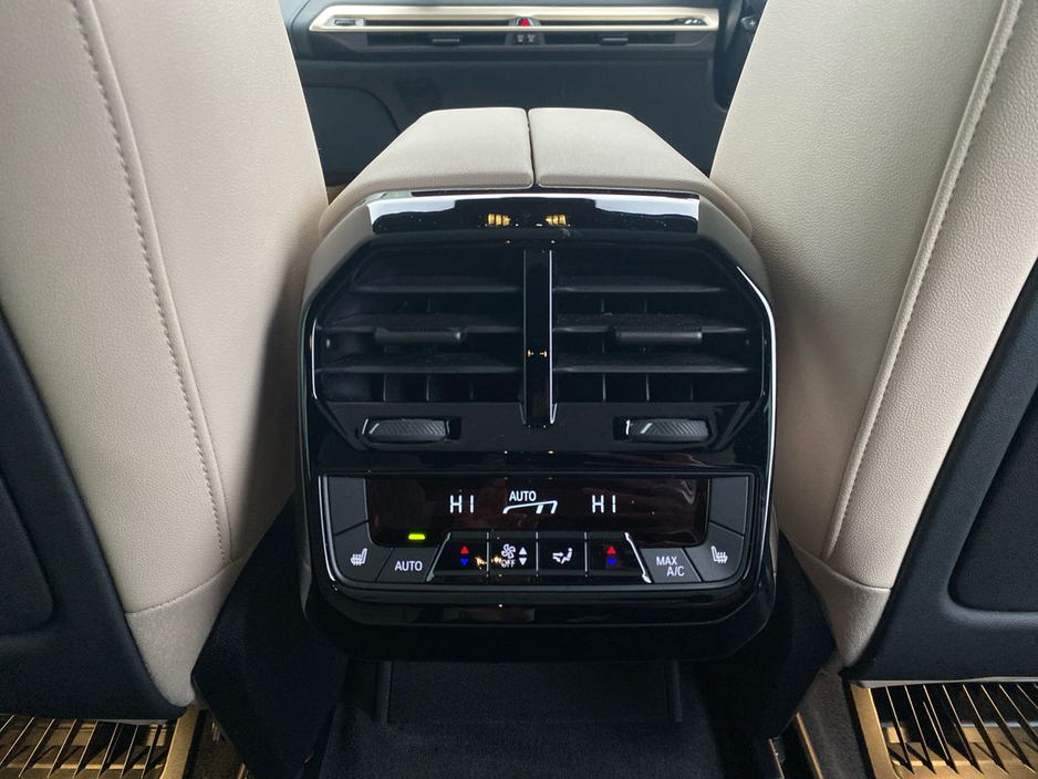 2022 BMW iX - image 20