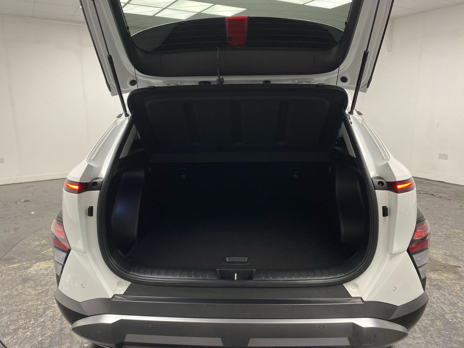 2023 Hyundai Kona - image 9