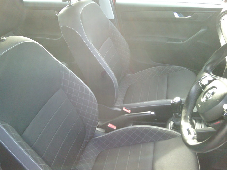 2021 Skoda Fabia - image 6