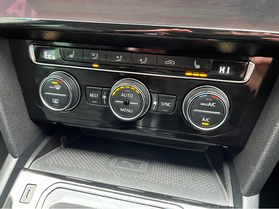 2019 Volkswagen Passat GTE 1.4 TSI PHEV PETROL HYBRID //FULL LEATHER HEATED SEATS//SAT NAV//ADAPTIVE CRUISE CONTROL// €17,950