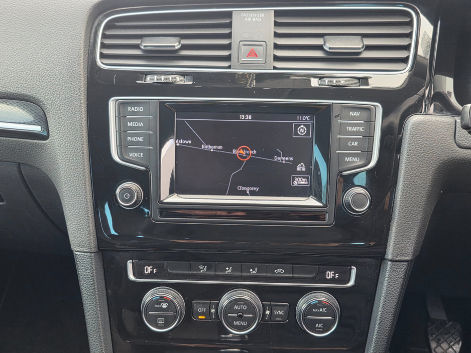 2015 Volkswagen Golf - image 19