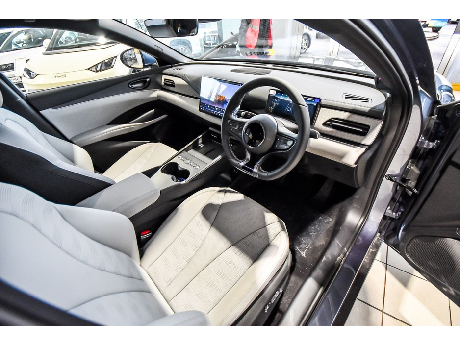 2026 BYD Seal 6 - image 7