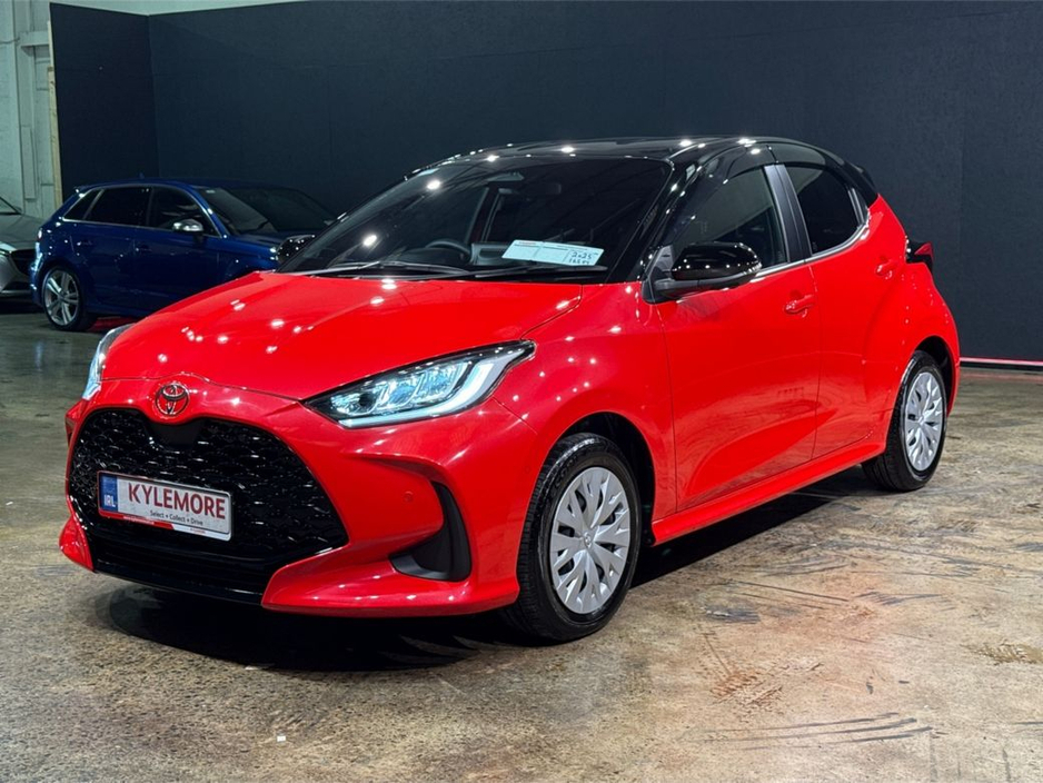 2025 Toyota Yaris - image 7