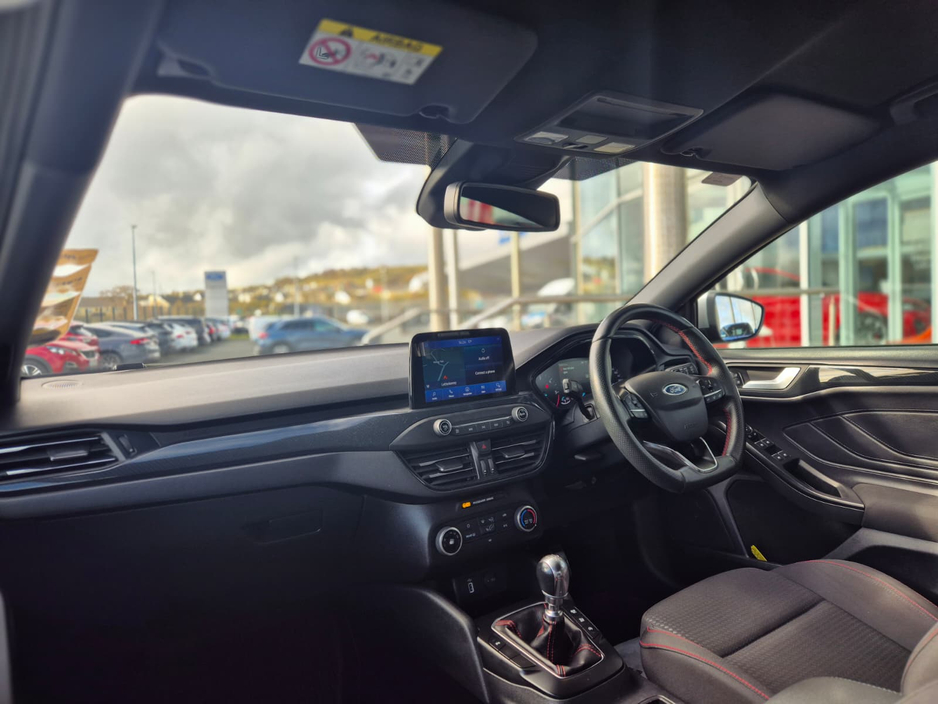 2020 Ford Focus - image 9