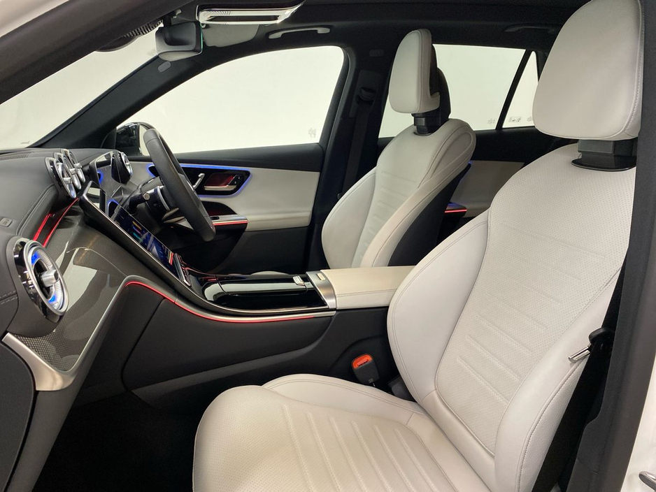 2025 Mercedes-Benz GLC Class - image 13