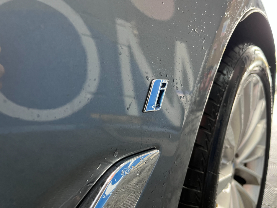 2018 BMW 5 Series €23950! 2018 BMW 530E IPERFORMANCE LUXURY 2.0 AUTOMATIC / CRUISE CONTROL / REVERSE CAMERA / ELECTRIC MEMORY & HEATED SEATS / HEATED REAR SEATS / AMBIENT LIGHTS €23,950