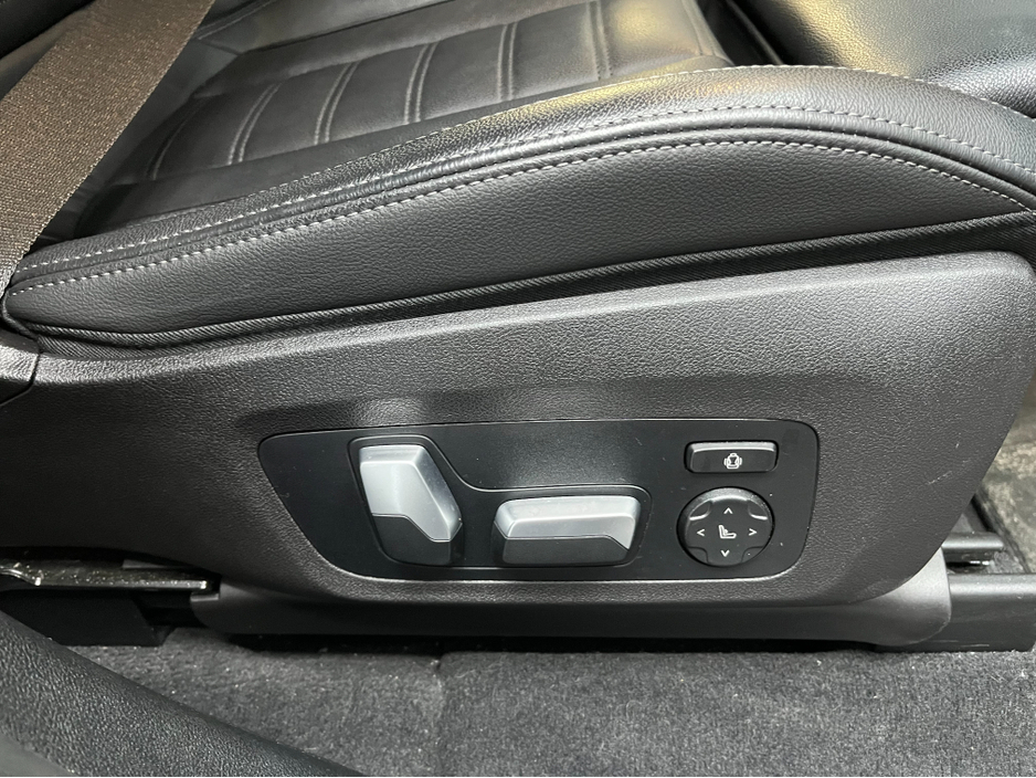 2021 BMW X3 2021 BMW X3 XDRIVE 30E M-SPORT EDITION JOY 2.0 AUTOMATIC / CRUISE CONTROL / 360° PARKING CAMERA / ELECTRIC MEMORY & HEATED SEATS / APPLE CARPLAY / PADDLE SHIFTERS / HEATED REAR SEATS