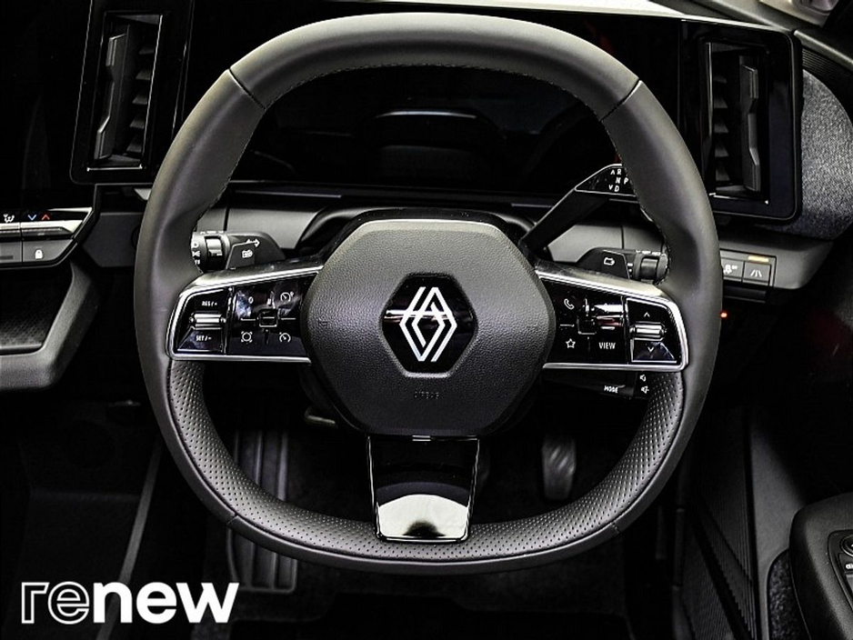 2023 Renault Megane E-Tech - image 21