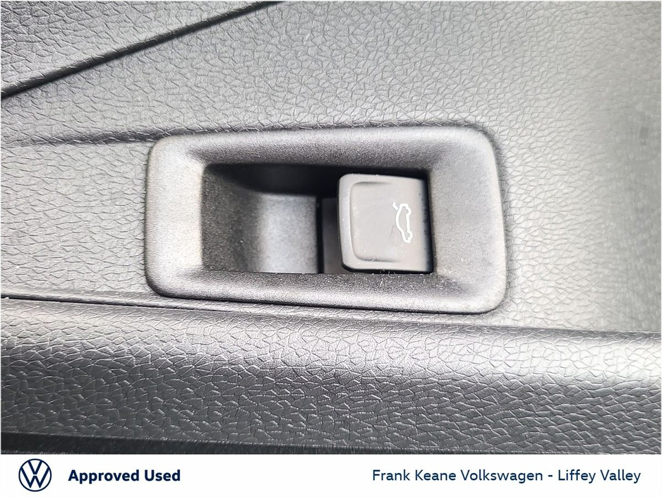 2025 Volkswagen ID.4 - image 22