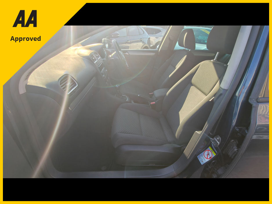 2012 Volkswagen Golf - image 19