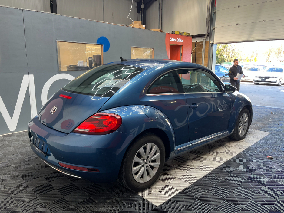 2017 Volkswagen Beetle - image 3