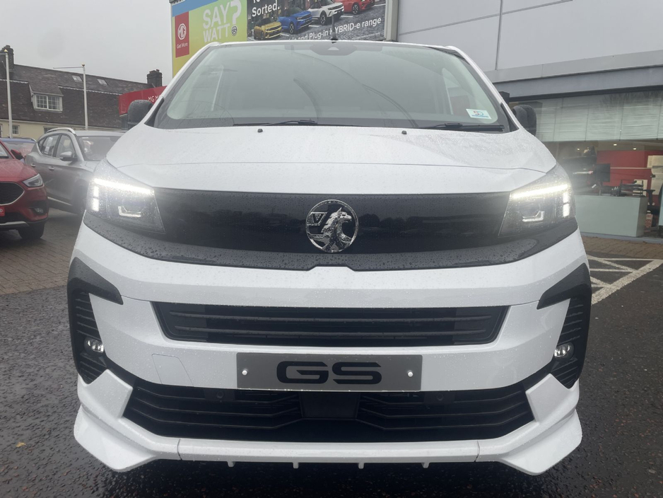 2026 Opel Vivaro - image 2