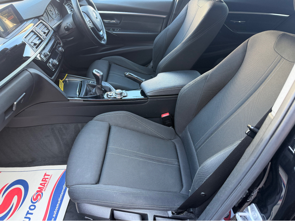 2017 BMW 3 Series - image 14