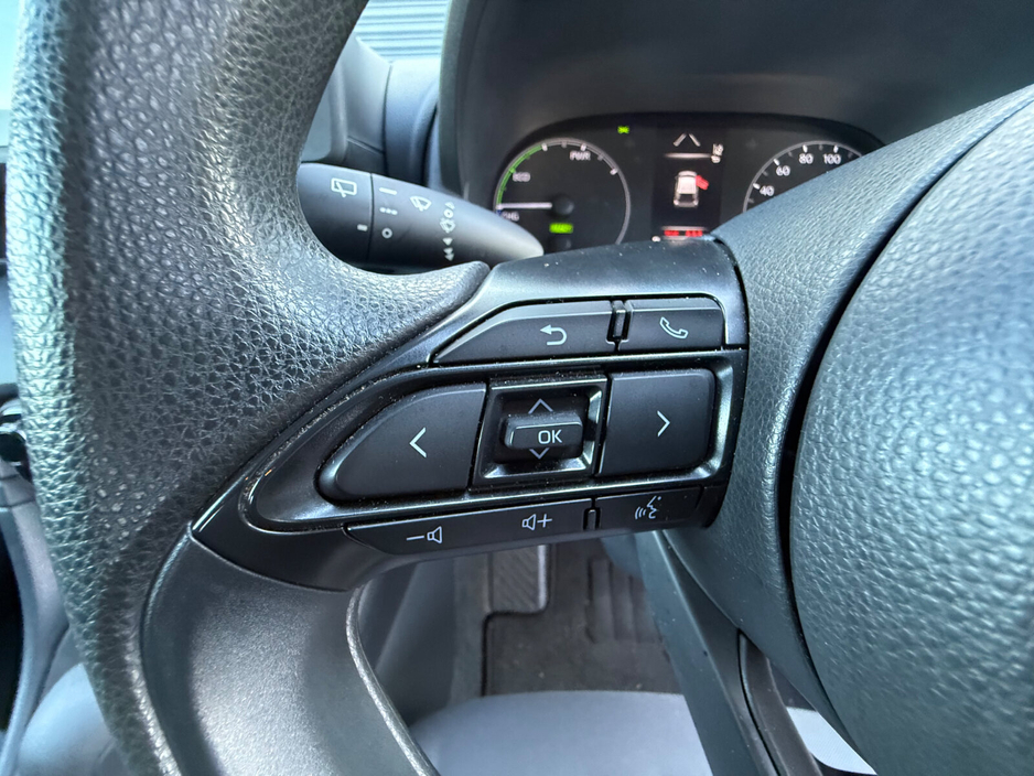 2021 Toyota Yaris - image 19