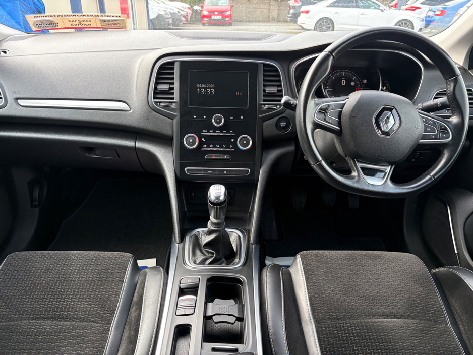 2018 Renault Megane - image 11