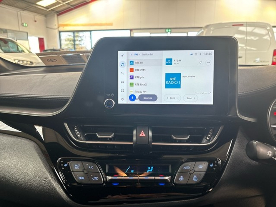 2022 Toyota C-HR - image 11