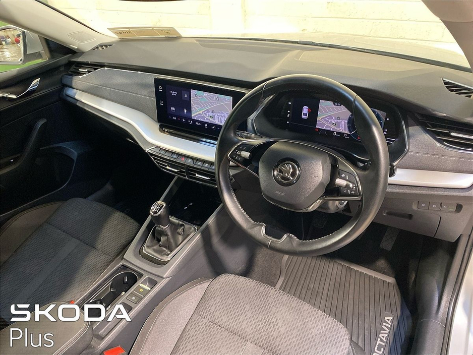 2023 Skoda Octavia - image 7