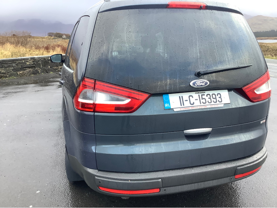 2011 Ford Galaxy - image 25