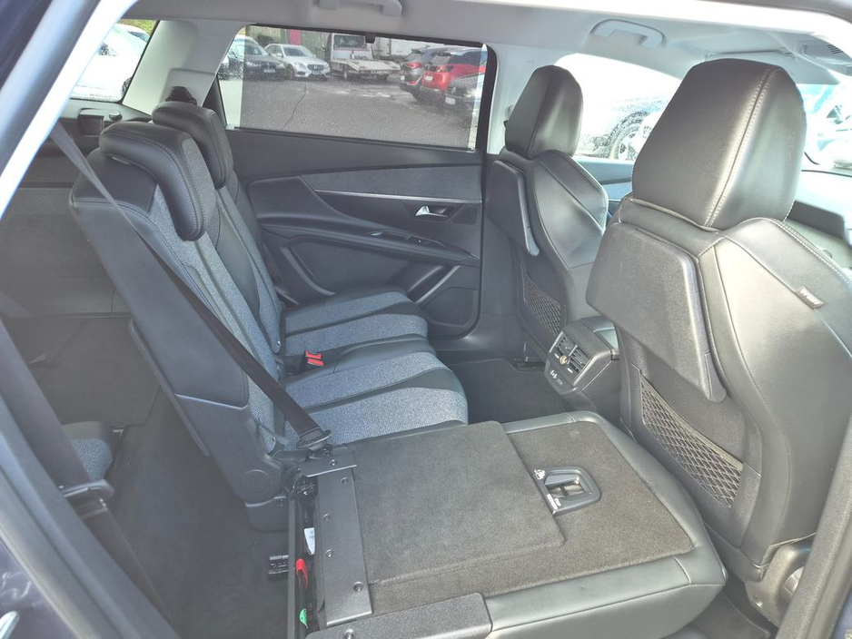2019 Peugeot 5008 - image 4