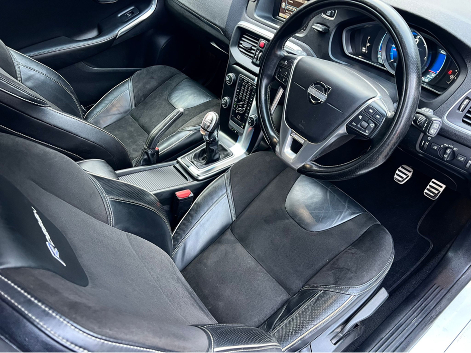 2013 Volvo V40 40 SERIES 2.0 D3 R-DESIGN NAV 150BHP 5DR