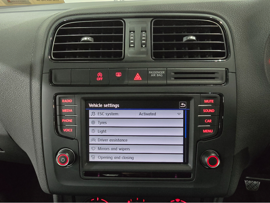 2017 Volkswagen Polo - image 17