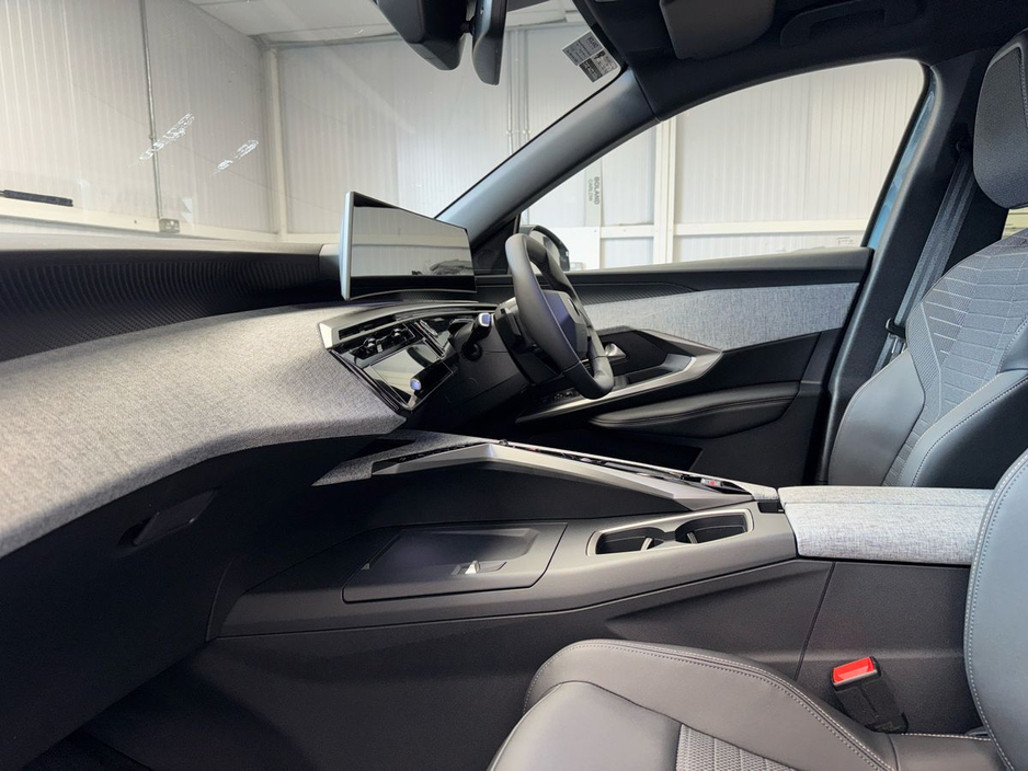 2026 Peugeot 5008 - image 2