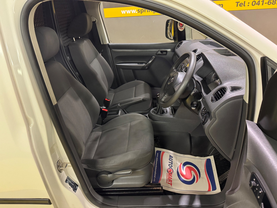 2014 Volkswagen Caddy - image 13