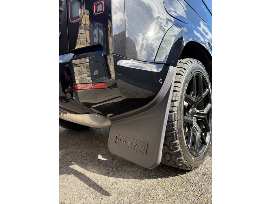 2026 Land Rover Defender - image 9