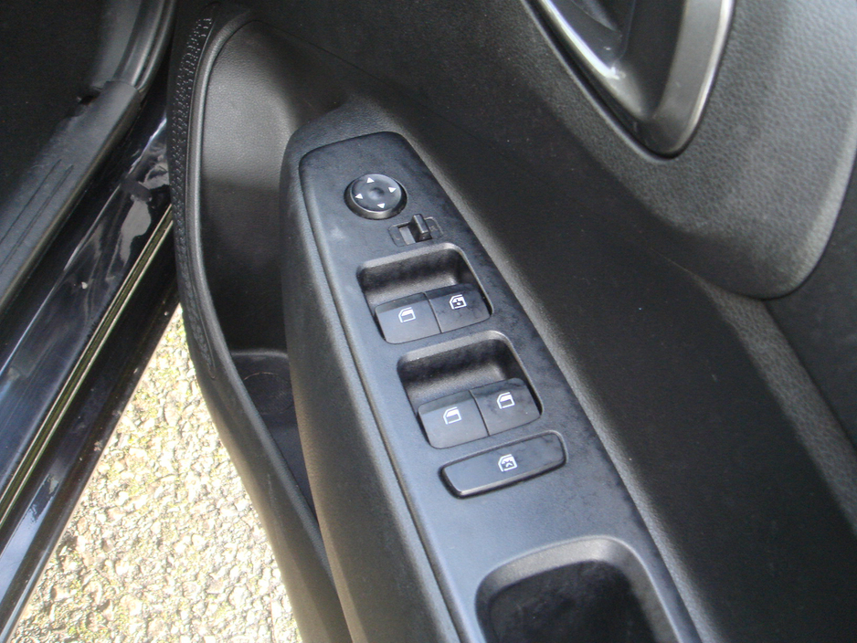 2023 Hyundai i10 - image 7