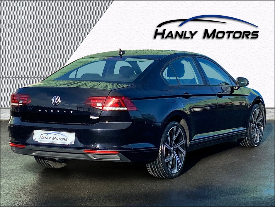 2020 Volkswagen Passat - image 9