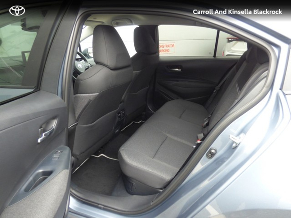 2023 Toyota Corolla Hybrid Luna Sport Saloon €28,950