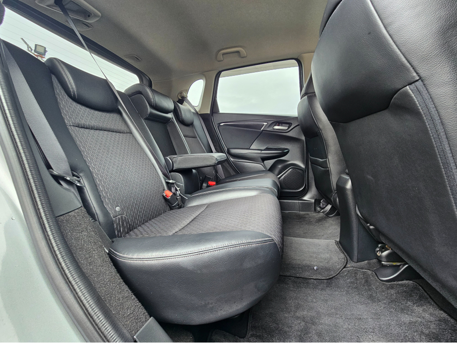 2015 Honda Fit - image 8