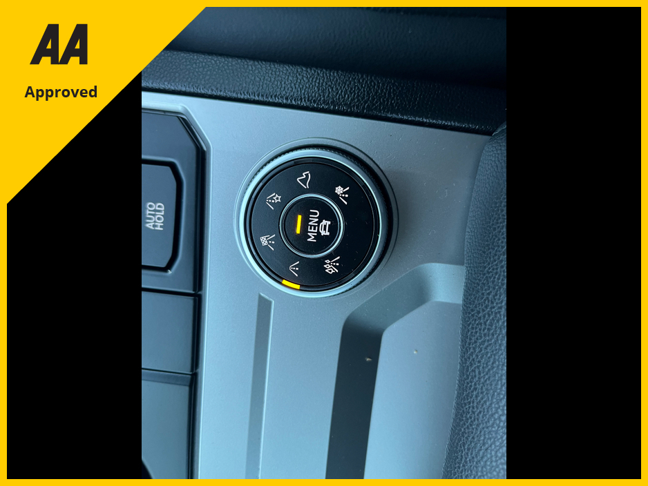 2021 Volkswagen Touareg COMMERCIAL 3.0 TDI 4M 231HP 5 5DR AUTO €49,138