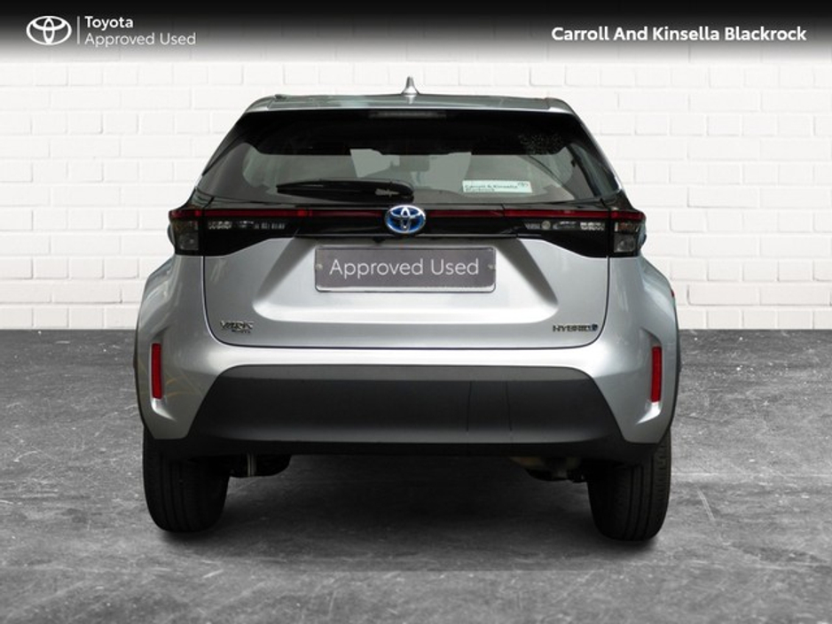 2025 Toyota Yaris Cross - image 4