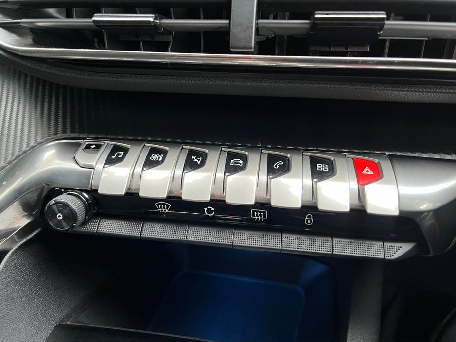 2024 Peugeot 3008 ACTIVE AUTOMATIC PETROL PLUG-IN HYBRID 1.6 //REVERSE CAMERA// €31,950